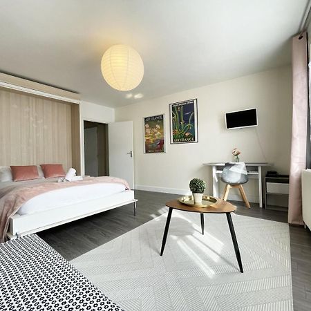 L'Aviateur - Self Check In Apartment Chartres Exterior photo